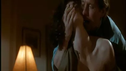 Il maestro di yoga non ha resistito al bottino lussureggiante troie nere e succoso dopo aver applicato l'olio. .