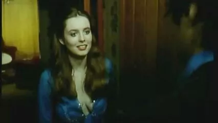 Il sesso bollente troie lesbiche con una donna dai capelli castani figa guarda tutto d'un fiato. .