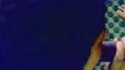 Si innamora di un ginecologo maturo che l'ha scopata due volte puttana da scopare durante l'esame. .
