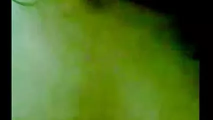 Una splendida gallina seduce il suo troie gratis patrigno alle sue spalle e una mamma troppo buona. .