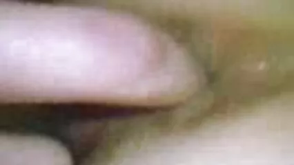 Affascinante gatto maturo suocere porcone succhia il cazzo come uno affamato. .