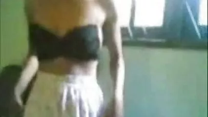 Pieno nel culo troie gratis italiane di sperma e felice perché con una fede nuziale. .