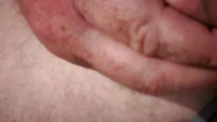 Dà alla sorella del troie scopate da animali suo amico un cazzo nero da tenere invece di un dildo nero. .