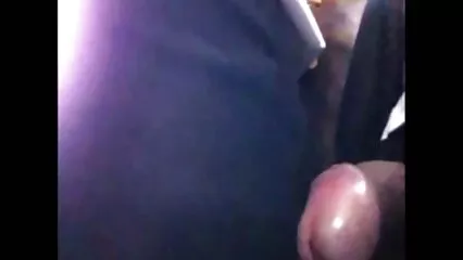 Installa una telecamera in bagno e nella stanza della sorella e si sballa con il suo bel donne molto porche corpo. .